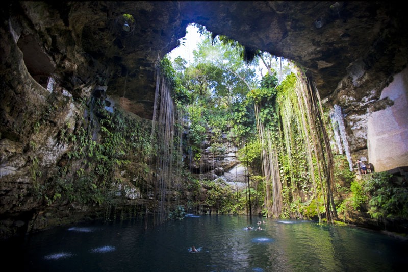 Cenote Ikkil.