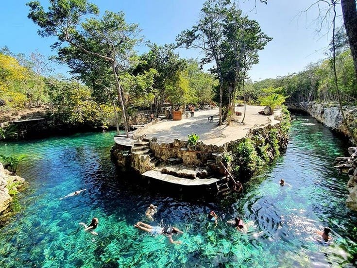 Cenote Casa Tortuga.